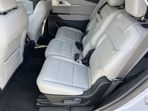 New 2025 Ford Explorer Active w/ Active Comfort Package image 20