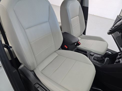 Used 2020 Volkswagen Tiguan SEL w/ 3rd Row Seat Package image 10