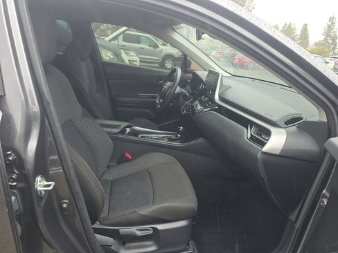Used 2021 Toyota C-HR LE image 5