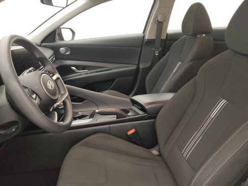 Used 2024 Hyundai Elantra SEL FWD image 17