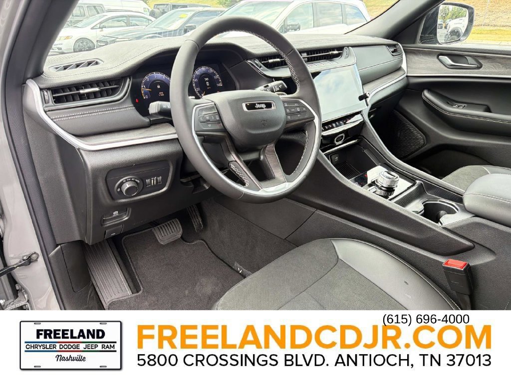 New 2027 Jeep Grand Cherokee Altitude AWD/4WD image 23