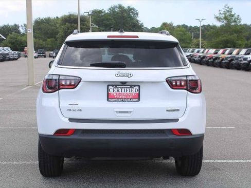 Certified 2023 Jeep Compass Latitude w/ Sun and Sound Group AWD/4WD image 4