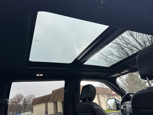 Used 2018 Ford F150 Platinum w/ Equipment Group 701A Luxury image 18