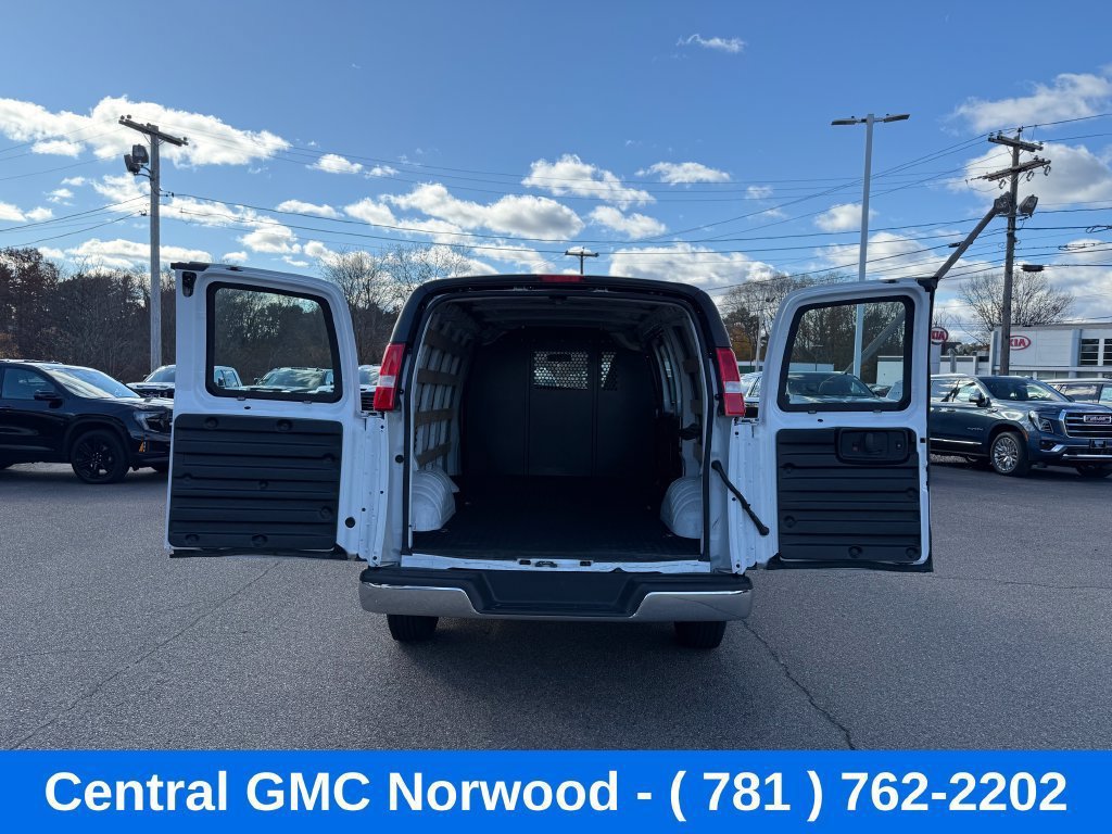 Used 2025 GMC Savana 2500 w/ Driver Convenience Package RWD image 12