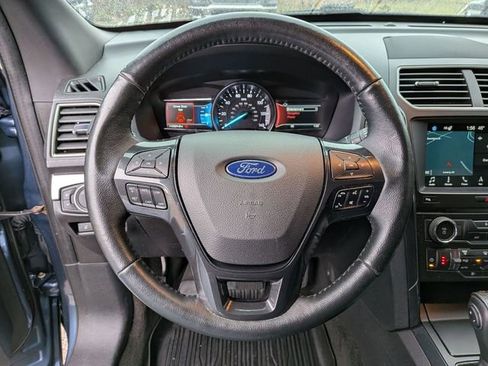Used 2018 Ford Explorer XLT w/ Equipment Group 202A image 16