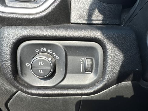 Used 2024 RAM 2500 Big Horn w/ Bed Utility Group image 28