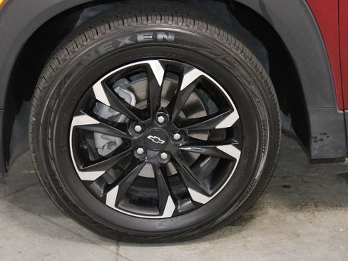 Used 2022 Chevrolet TrailBlazer LT FWD image 16