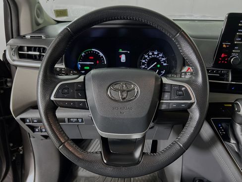 Certified 2021 Toyota Sienna XLE w/ XLE Plus Package AWD/4WD image 12