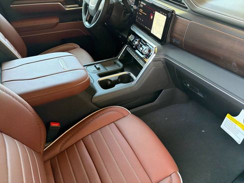 New 2026 GMC Sierra 2500 Denali Ultimate AWD/4WD image 15
