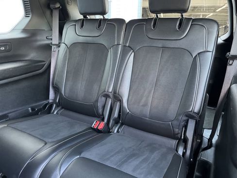 Used 2024 Jeep Grand Cherokee L Laredo image 37