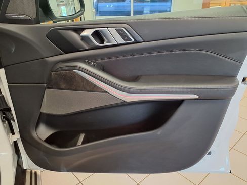 Used 2024 BMW X5 xDrive40i w/ Premium Package AWD/4WD image 12
