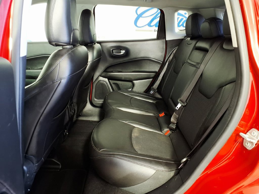 Used 2019 Jeep Compass Latitude FWD image 9