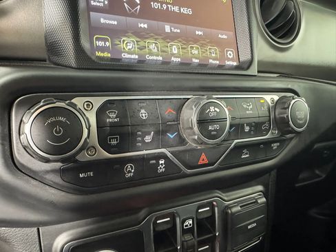 Used 2023 Jeep Gladiator Sport AWD/4WD image 23