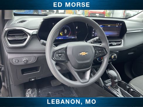 Used 2025 Chevrolet TrailBlazer LT AWD/4WD image 32