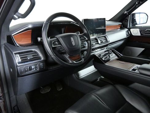 Certified 2023 Lincoln Navigator L Reserve AWD/4WD image 18