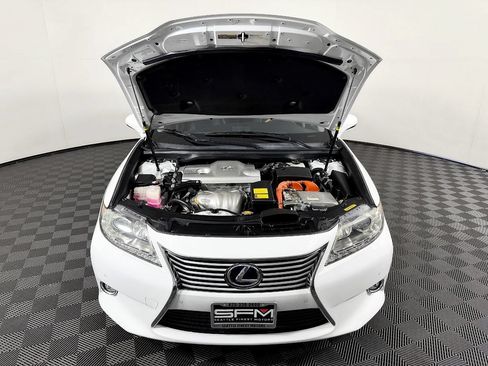 Used 2014 Lexus ES 300h w/ Luxury Package w/Bamboo Trim FWD image 18