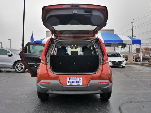 Used 2020 Kia Soul LX image 9