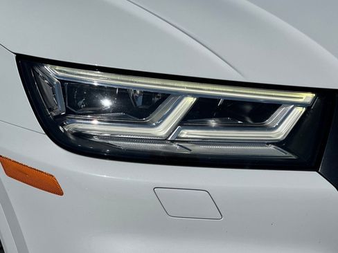 Used 2019 Audi SQ5 Premium Plus w/ Premium Plus Package image 10