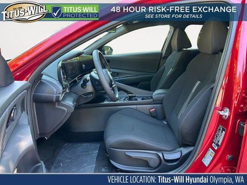 New 2025 Hyundai Elantra SEL image 15