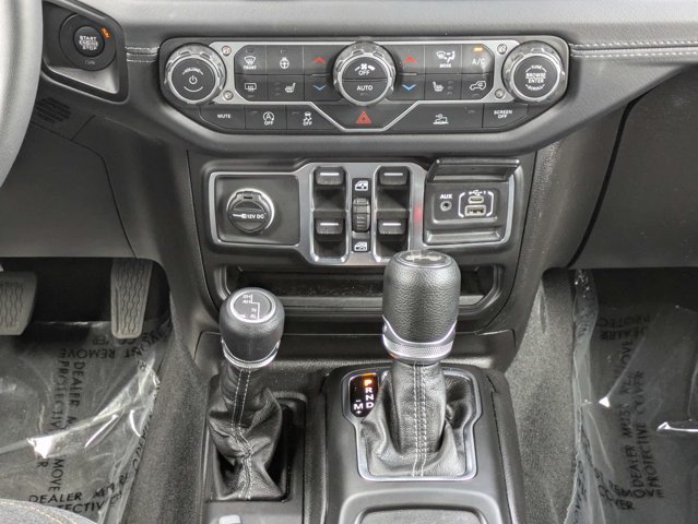 Certified 2026 Jeep Wrangler Unlimited Sahara AWD/4WD image 19