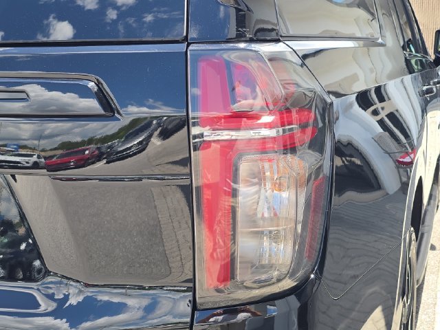 Certified 2024 Chevrolet Suburban RST RWD image 8