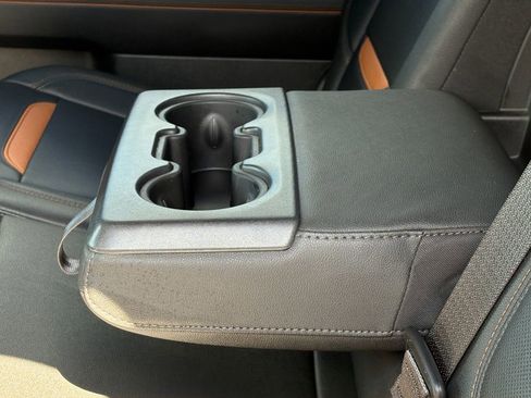 Used 2023 GMC Sierra 1500 AT4 w/ AT4 Preferred Package AWD/4WD image 11