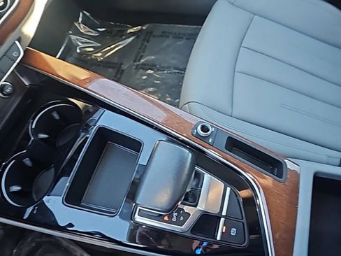 Used 2023 Audi A4 2.0T Premium w/ Convenience Package image 25