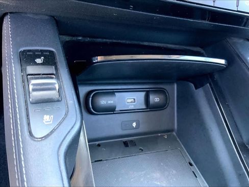 Used 2022 Kia Telluride SX w/ Towing Package FWD image 31