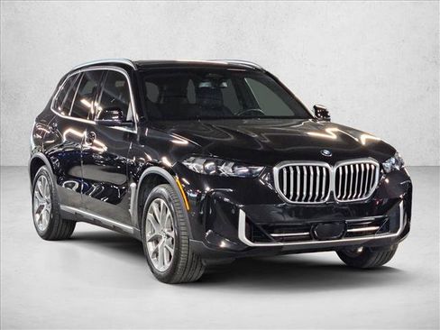 Certified 2024 BMW X5 sDrive40i w/ Parking Assistance Package RWD image 3