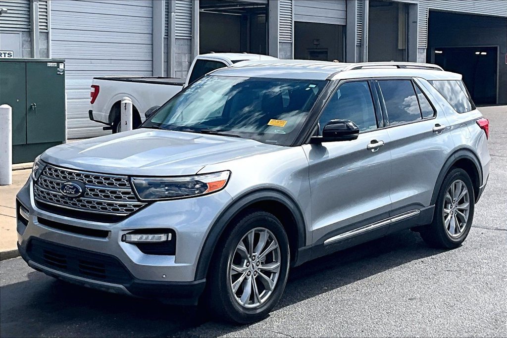 Used 2021 Ford Explorer Limited RWD image 2