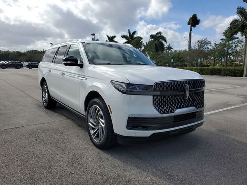 New 2025 Lincoln Navigator L Reserve AWD/4WD image 31