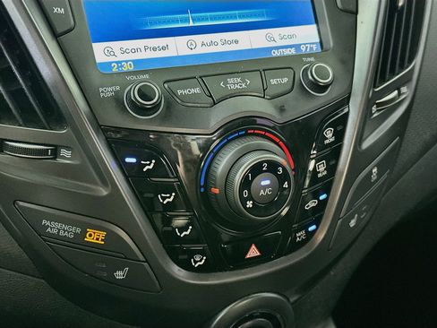 Used 2015 Hyundai Veloster Turbo FWD image 23