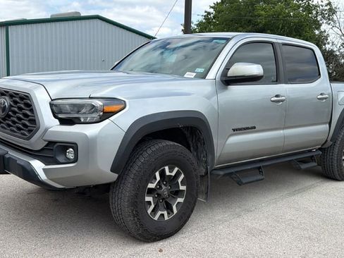 Used 2022 Toyota Tacoma TRD Off-Road AWD/4WD image 18
