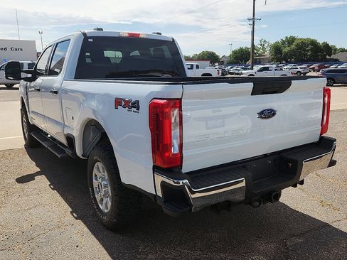 Used 2024 Ford F250 XLT w/ FX4 Off-Road Package AWD/4WD image 2