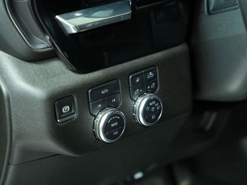 Used 2025 GMC Sierra 1500 SLT AWD/4WD image 41