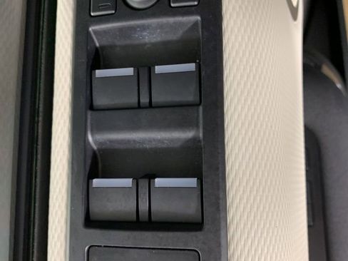 Used 2023 Land Rover Discovery S R-Dynamic AWD/4WD image 18