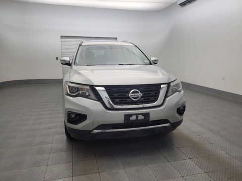 Used 2019 Nissan Pathfinder SV image 14