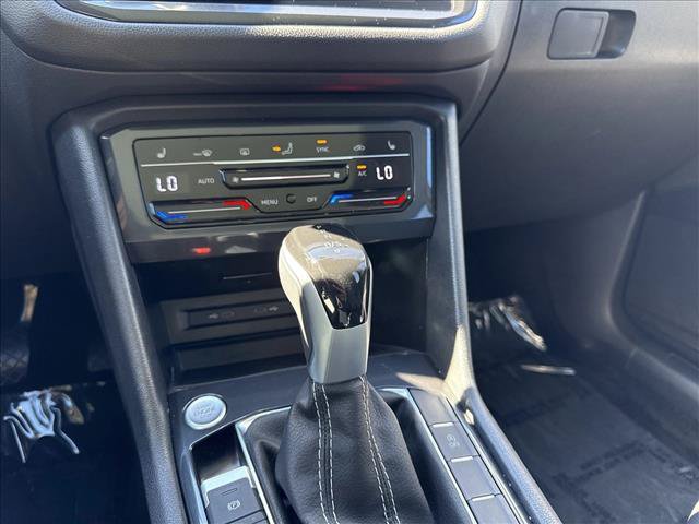 Used 2024 Volkswagen Tiguan SE w/ Panoramic Sunroof Package FWD image 14
