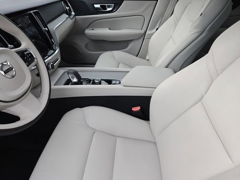 Certified 2024 Volvo V60 B5 Cross Country Plus image 13