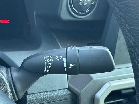 Used 2024 Toyota Tacoma SR5 w/ SR5 Upgrade Package AWD/4WD image 31