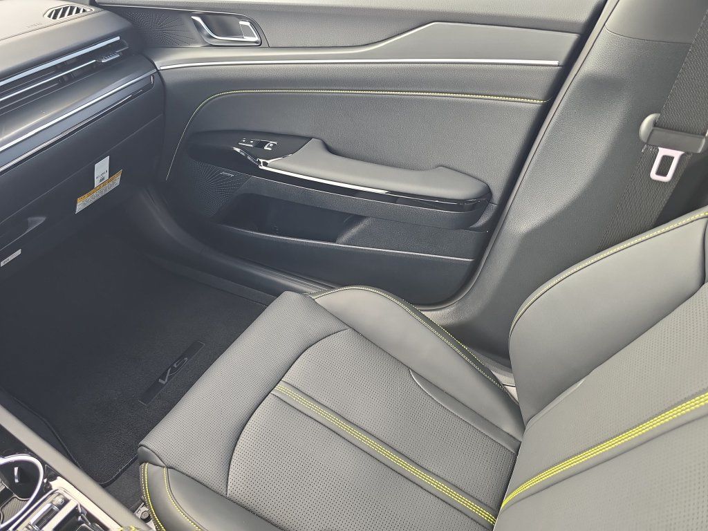 New 2027 Kia K5 GT FWD image 15
