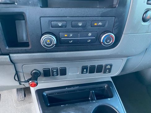 Used 2017 Nissan NV 3500 SV w/ SV Technology Package image 47