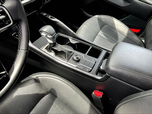 Used 2023 Kia Sorento S w/ Panoramic Sunroof Package AWD/4WD image 10