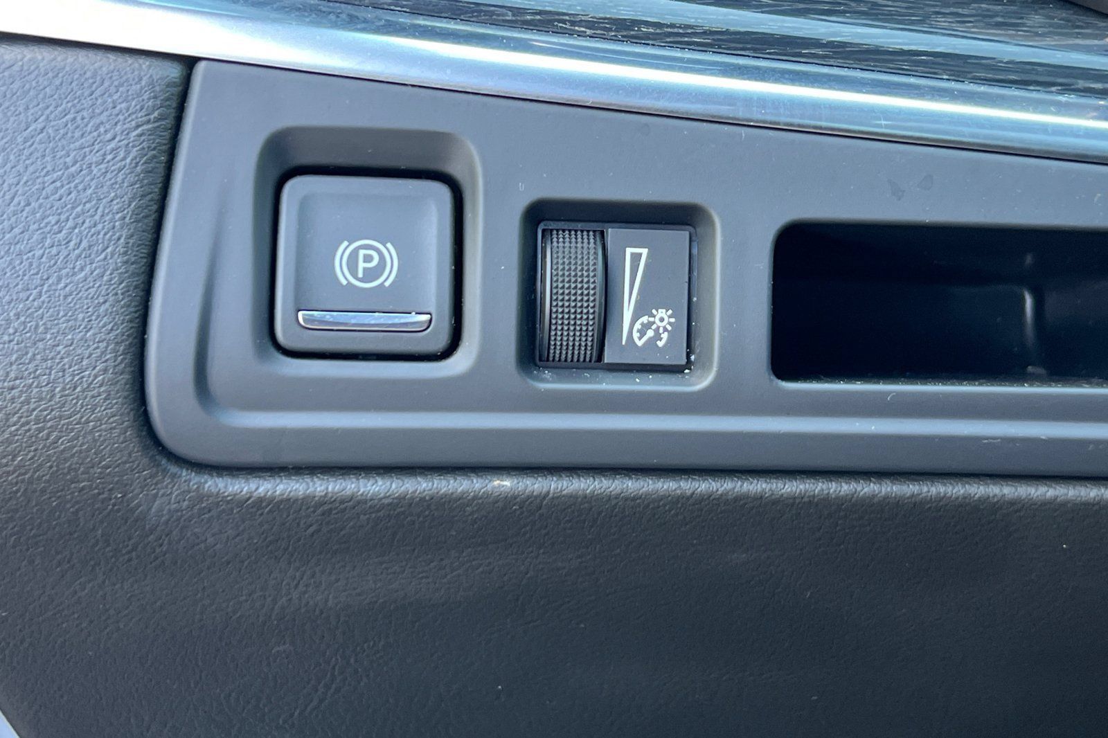 Used 2024 Cadillac XT5 Premium Luxury FWD image 39