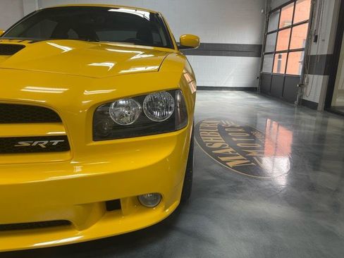 Used 2007 Dodge Charger SRT8 w/ SRT Option Group III RWD image 4