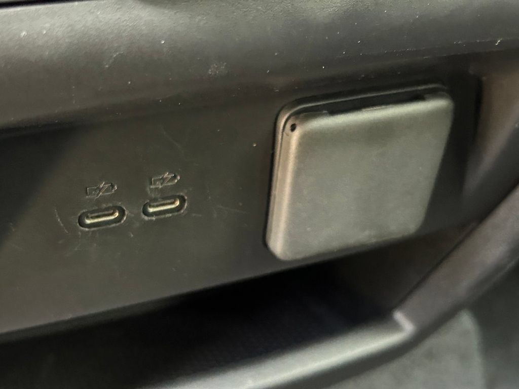 Used 2025 GMC Acadia Elevation FWD image 22
