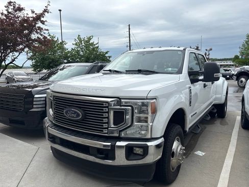 Used 2022 Ford F350 XLT w/ XLT Value Package AWD/4WD image 9