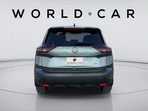 Used 2025 Nissan Rogue S image 13