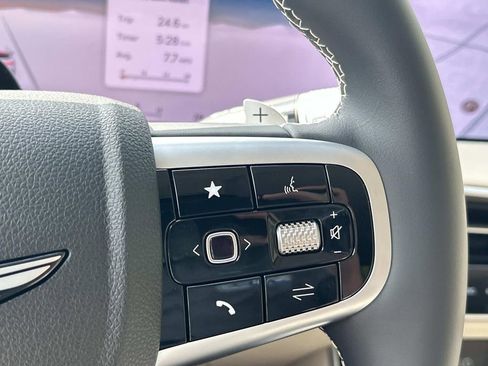 New 2026 Genesis GV70 2.5T Advanced image 32