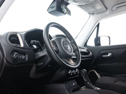 Used 2016 Jeep Renegade Latitude FWD image 28